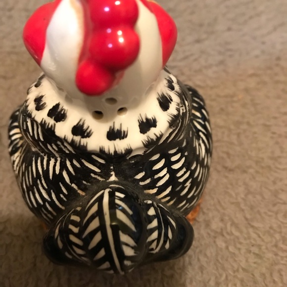 Rooster & Hen Salt & Pepper Shakers Set - Picture 6 of 6